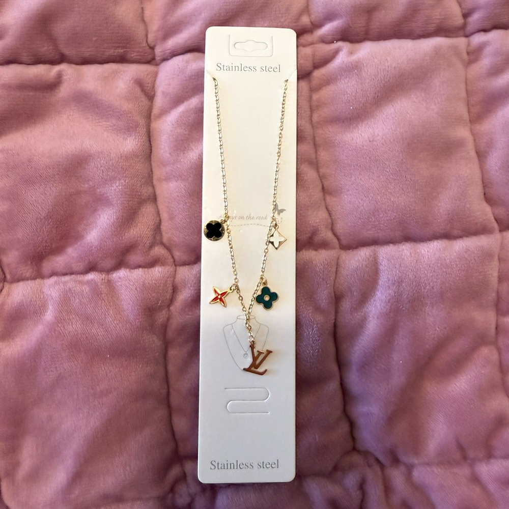 Elegant Gold and Black Necklace